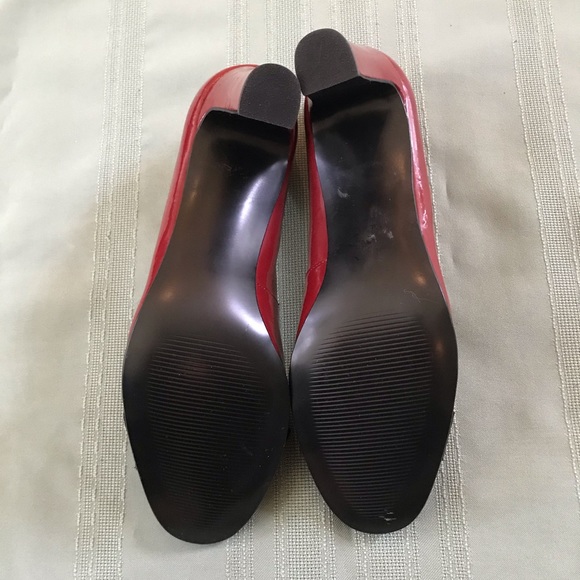 Nine West cherry red / black bow career shoes - Picture 5 of 5